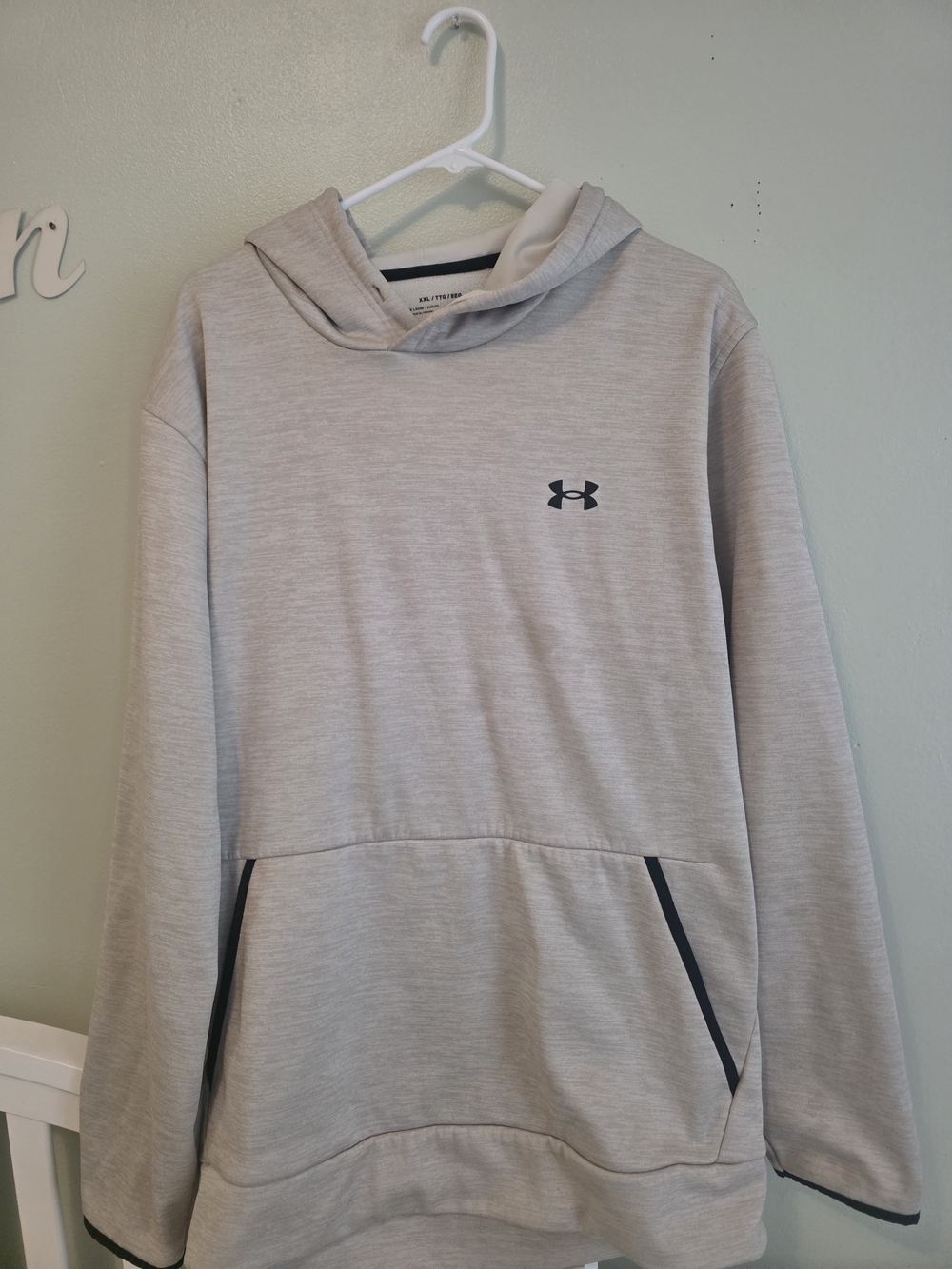 Under Armour Men's Light Gray Hoodie Sweatshirt